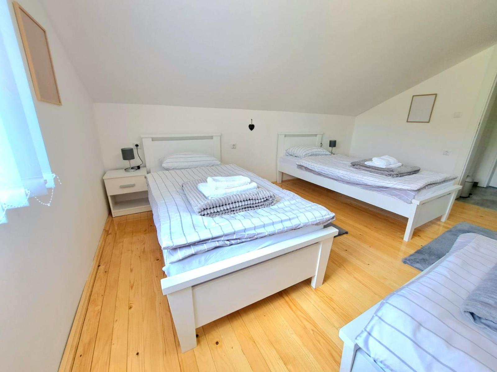 Sobe Zizi Bed & Breakfast Jajce Ngoại thất bức ảnh