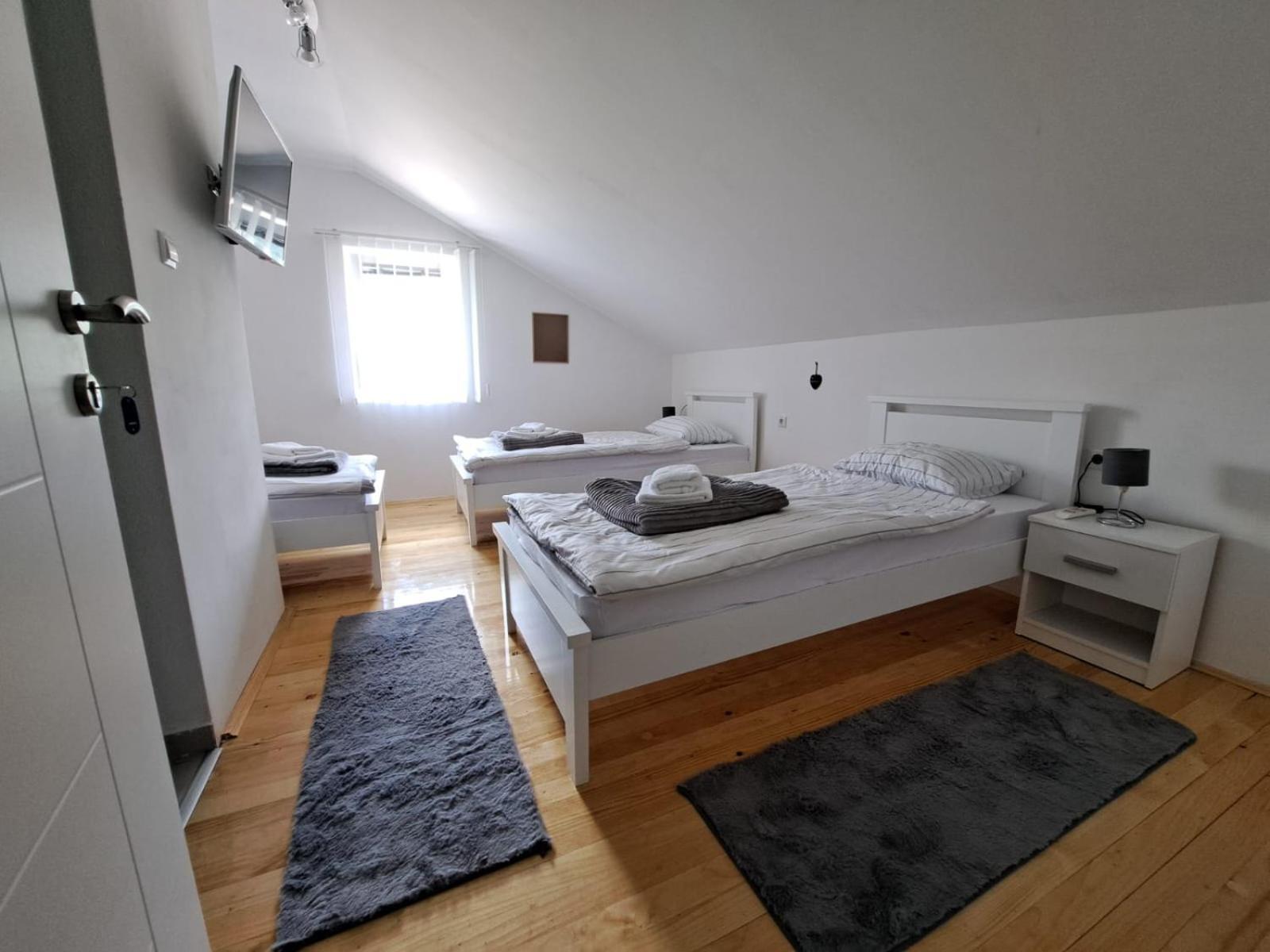 Sobe Zizi Bed & Breakfast Jajce Ngoại thất bức ảnh