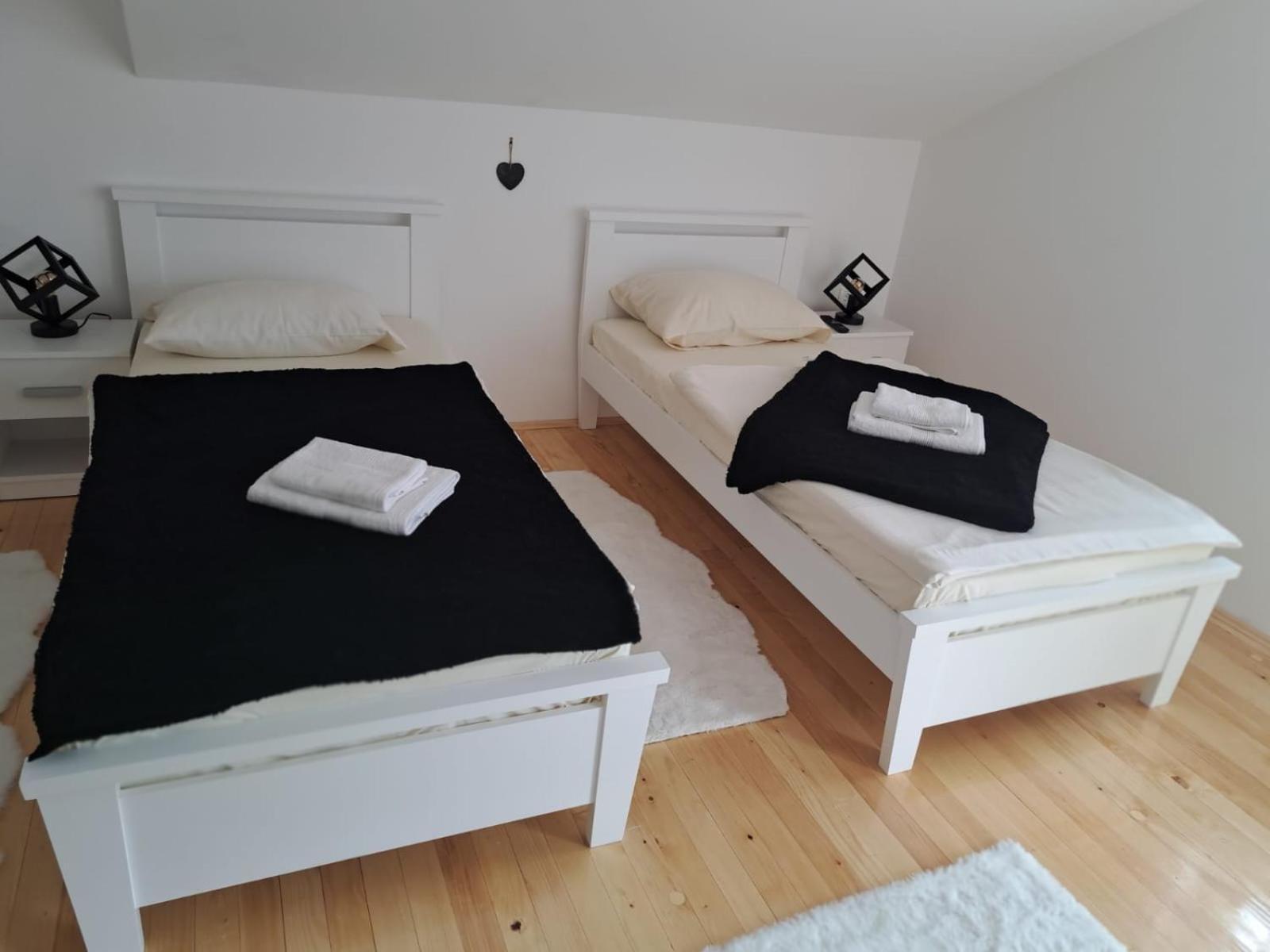Sobe Zizi Bed & Breakfast Jajce Ngoại thất bức ảnh