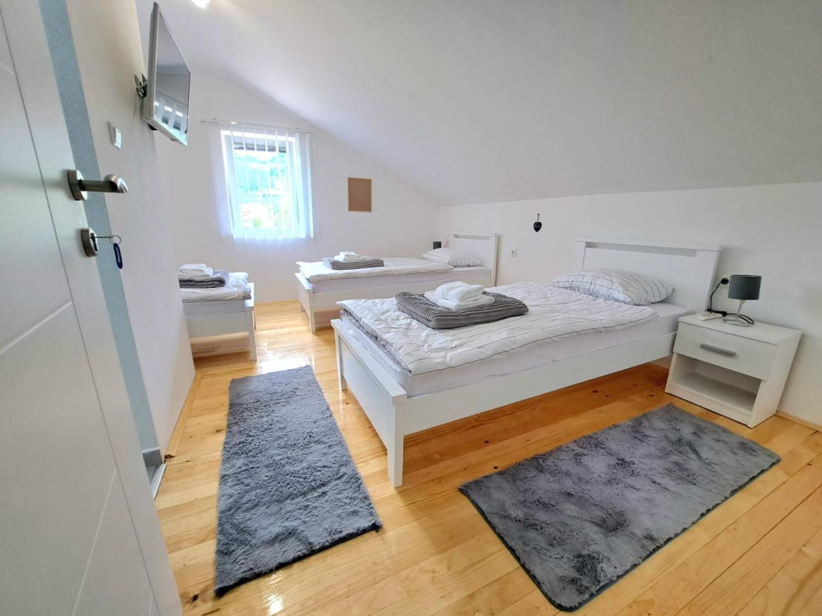 Sobe Zizi Bed & Breakfast Jajce Ngoại thất bức ảnh