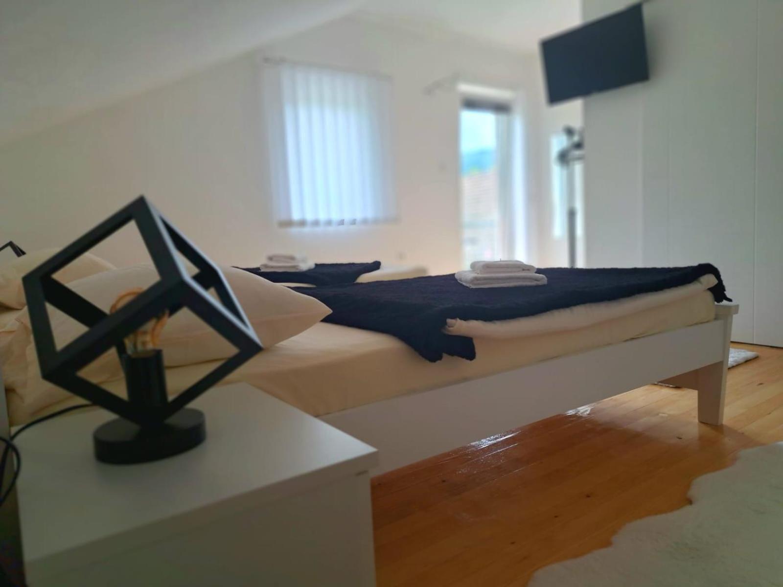 Sobe Zizi Bed & Breakfast Jajce Ngoại thất bức ảnh