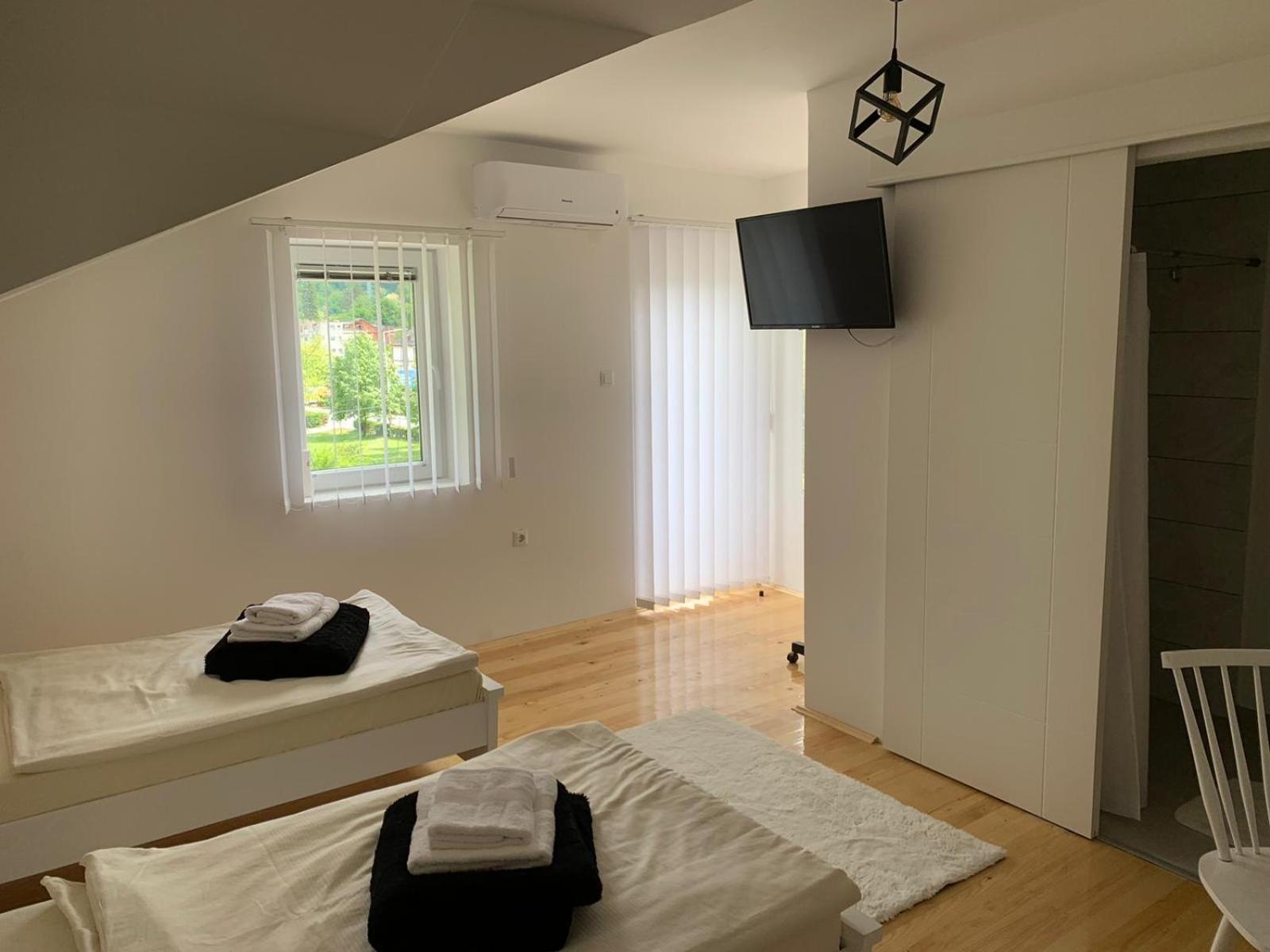 Sobe Zizi Bed & Breakfast Jajce Ngoại thất bức ảnh